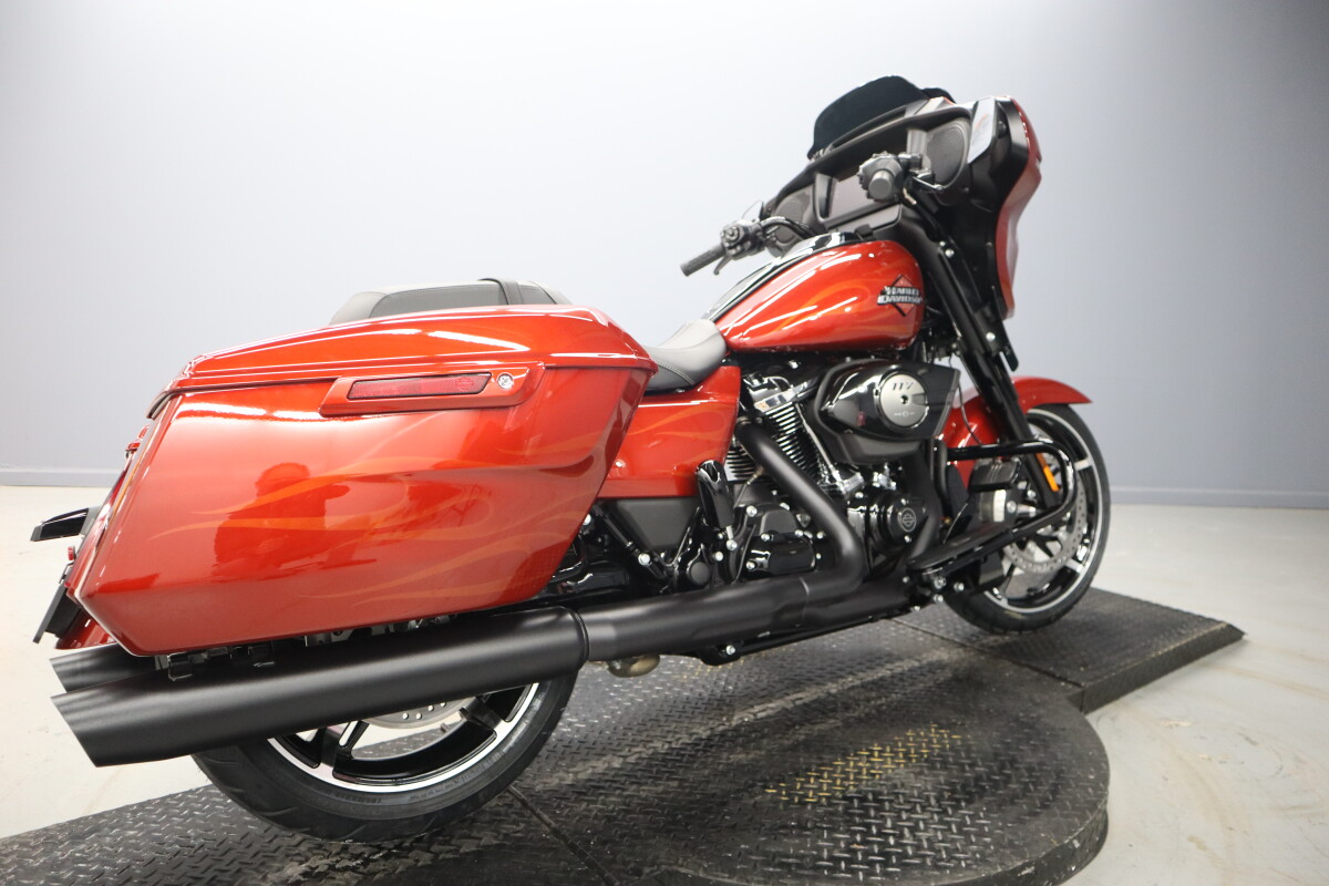 2025 Harley-Davidson Street Glide FLHX - Photo 10