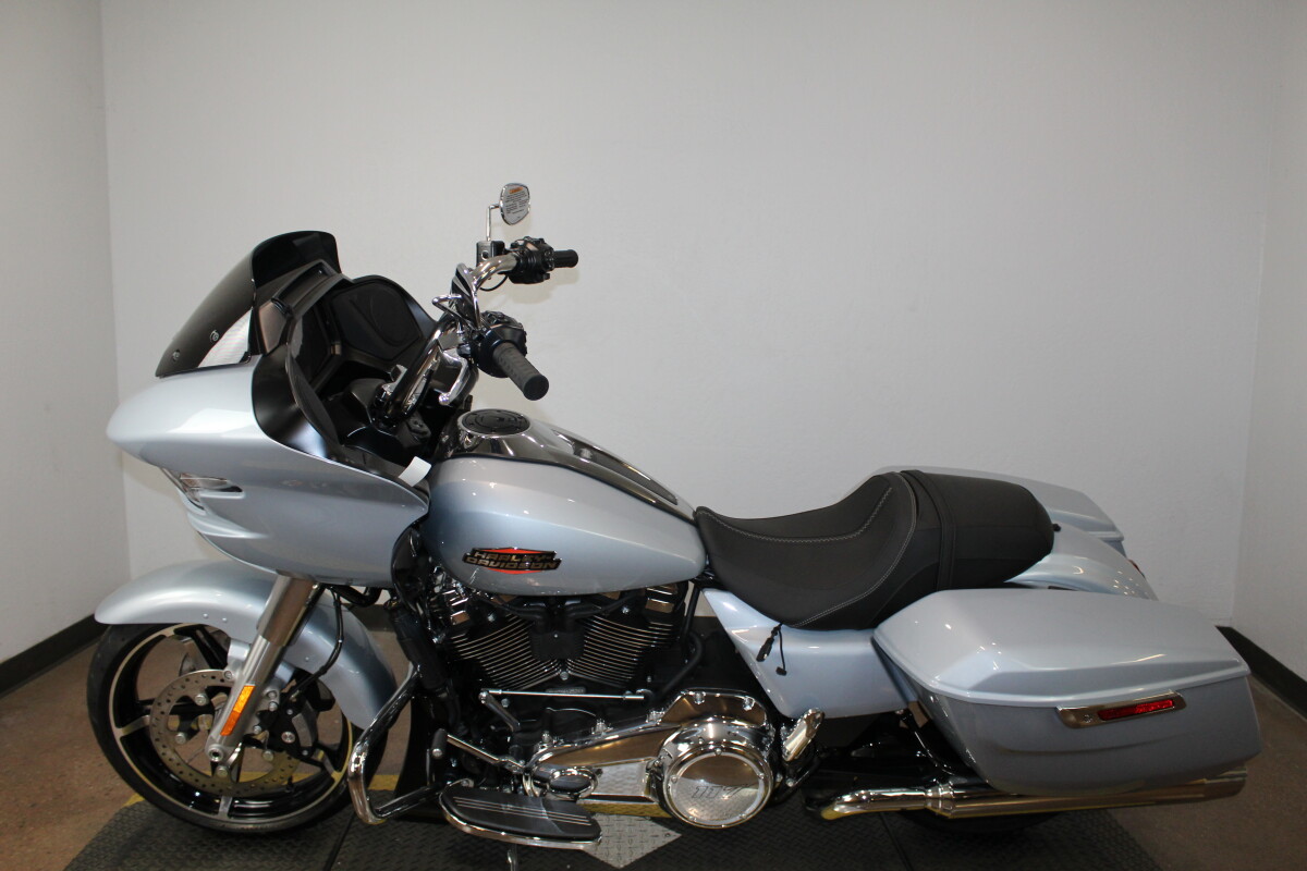 Harley-Davidson Road Glide 2025 FLTRX 84633800 ATLAS SLV MTLIC - Photo 6