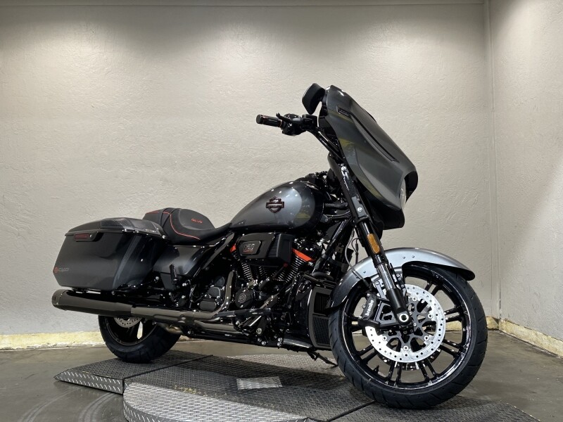 Harley-Davidson CVO Street Glide 2025 FLHXSE 84633813 RAVEN FADE - Photo 2