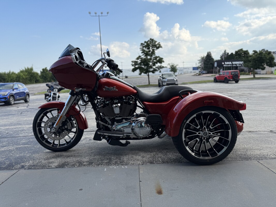 2025 Harley-Davidson Road Glide FLTRX Whiskey Firestorm - Black Finish - Photo 6