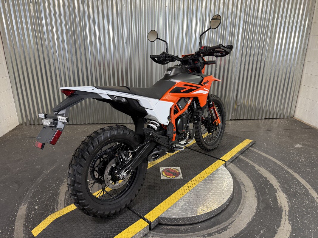 2025 KTM 390 Enduro R - Photo 3