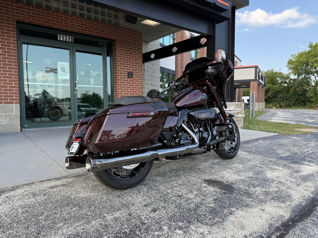2024 Harley-Davidson CVO Street Glide FLHXSE COPPERHEAD - Photo 3