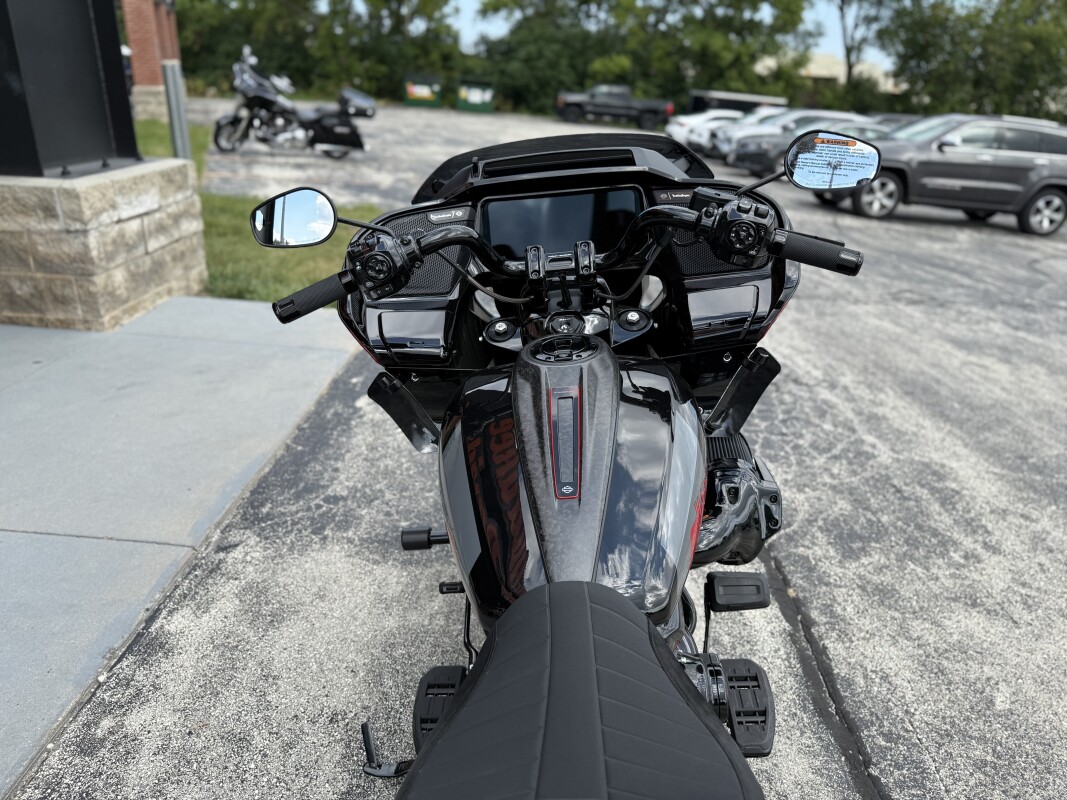 2025 Harley-Davidson Road Glide CVO ST HOT LAP - Photo 5