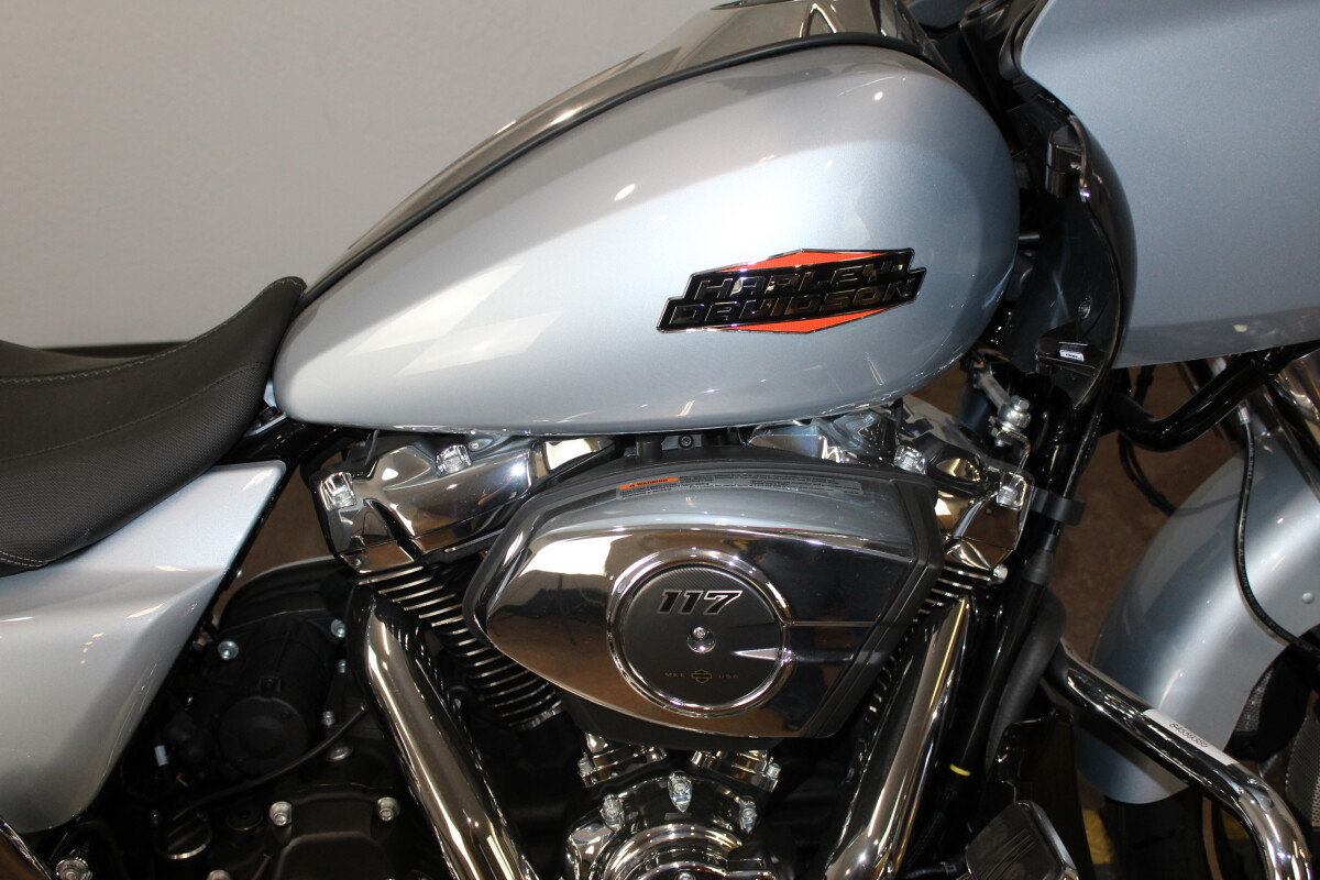 Harley-Davidson Road Glide 2025 FLTRX 84633800 ATLAS SLV MTLIC - Photo 10