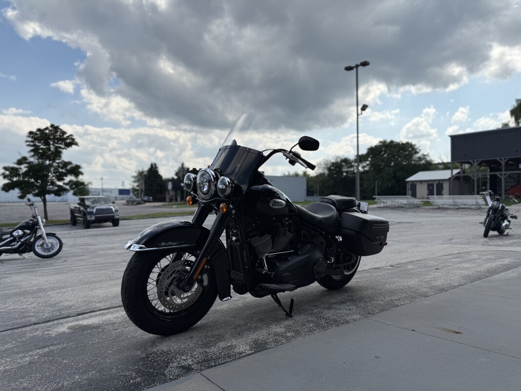 2024 Harley-Davidson Heritage Classic FLHCS VIVID BLK - Photo 7