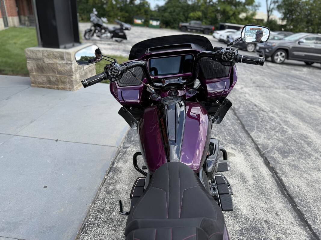 2025 Harley-Davidson CVO Road Glide FLTRXSE POISON BERRY FDE - Photo 5