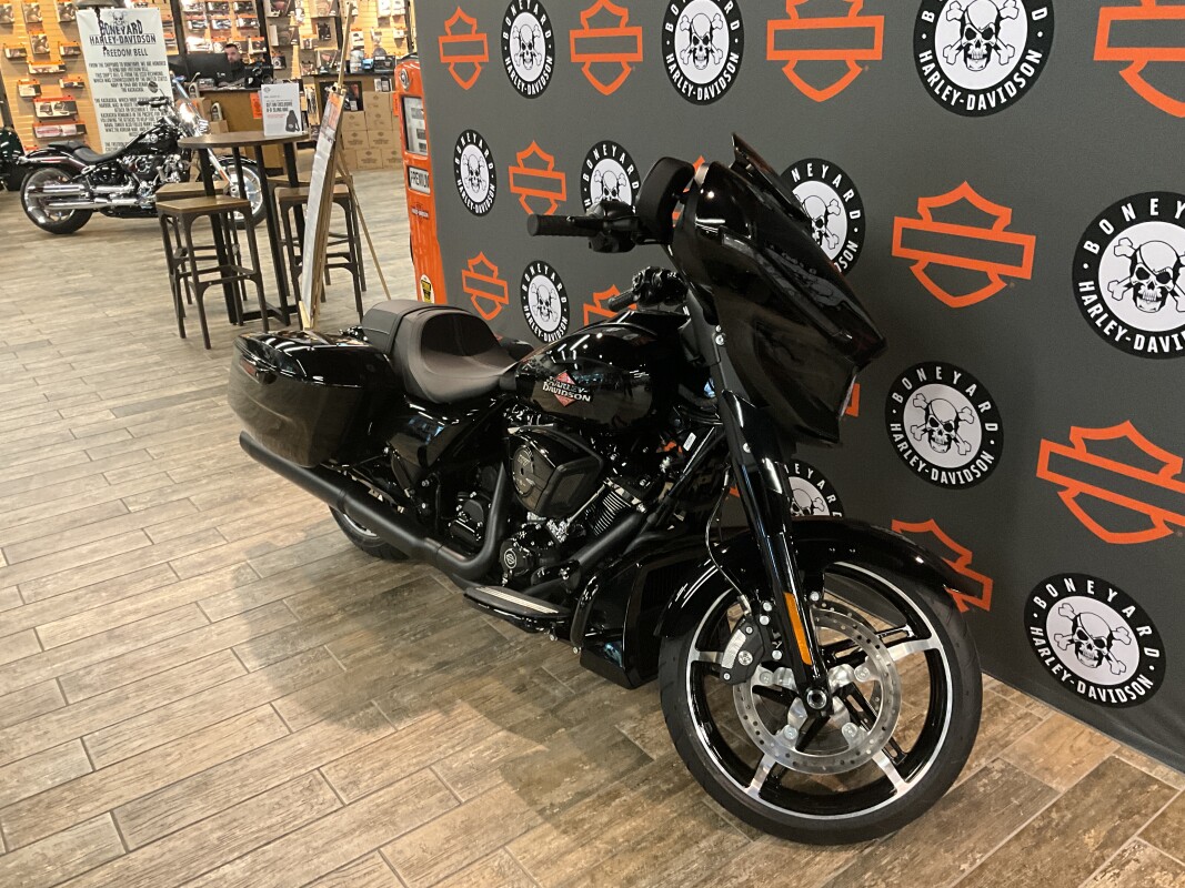 FLHX 2025 Street Glide - Photo 2