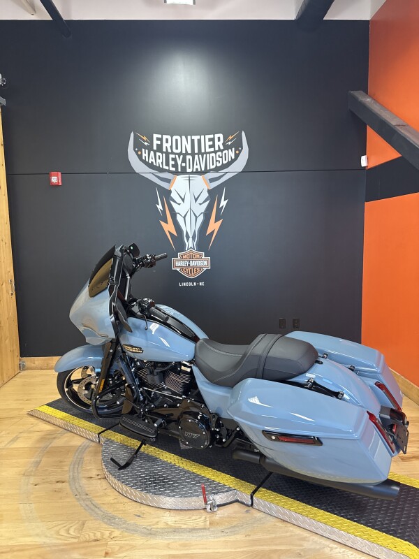 FLHX 2024 Street Glide - Photo 6