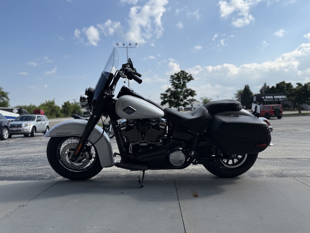 2025 Harley-Davidson Heritage Classic FLHC - Photo 6