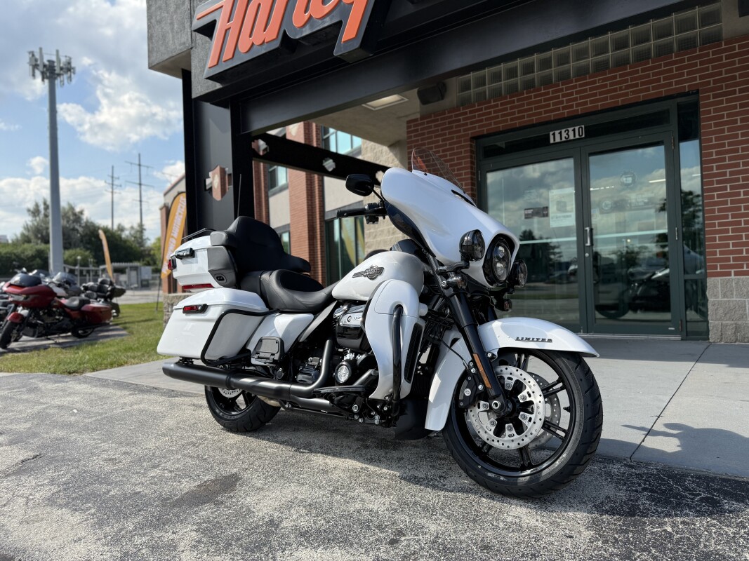 2024 Harley-Davidson Ultra Limited FLHTK WHITE ONYX PEARL - Photo 2