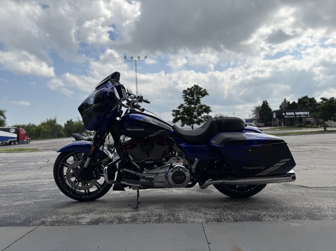 2025 Harley-Davidson CVO Street Glide FLHXSE BLUE - Photo 6