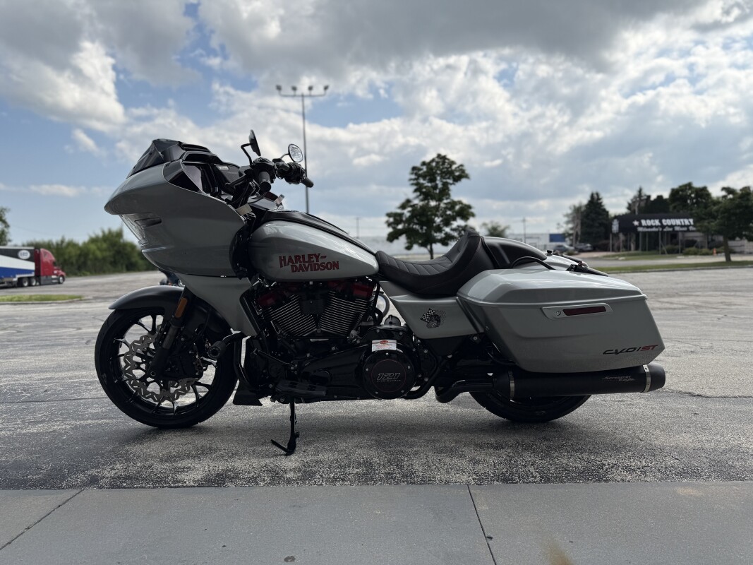 2025 Harley-Davidson CVO Road Glide ST FLTRXSTSE Mercury Silver - Photo 6