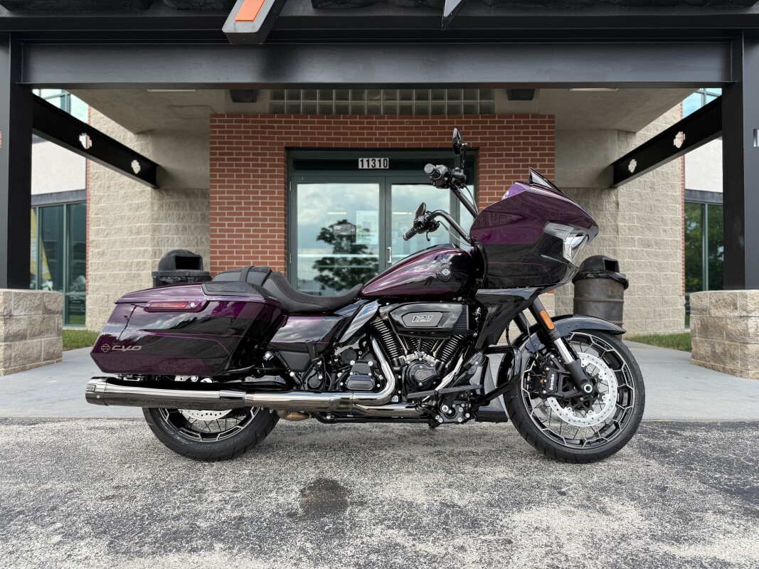 2025 Harley-Davidson CVO Road Glide FLTRXSE POISON BERRY FDE