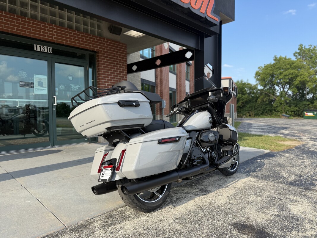 2025 Harley-Davidson Street Glide Ultra FLHXU - Photo 3