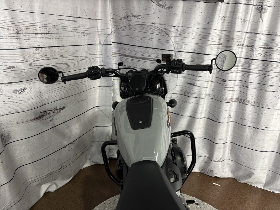 2024 Nightster Special – Agile and Tech-Savvy Ride - Photo 9
