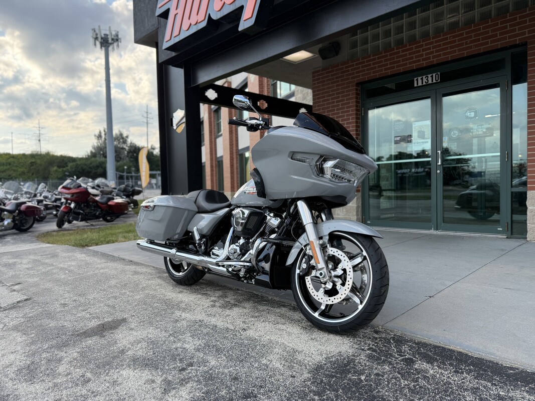 2025 Harley-Davidson Road Glide FLTRX - Photo 2