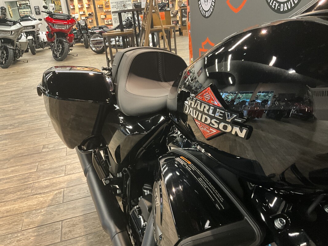 FLHX 2025 Street Glide - Photo 3