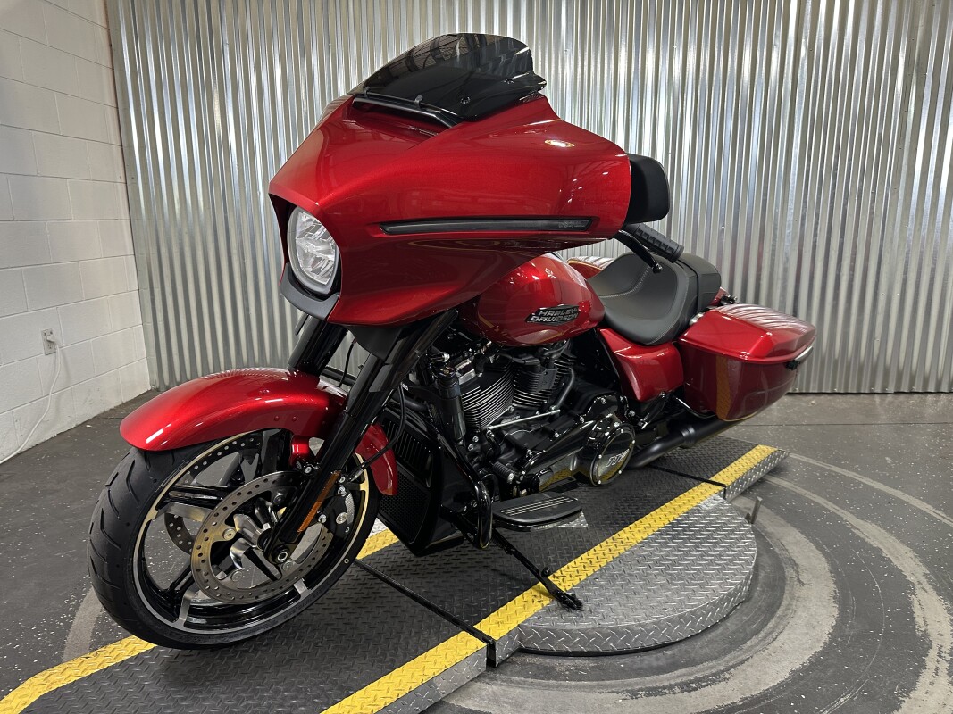 2025 Harley-Davidson Street Glide Brilliant Red - Black Finish - Photo 4