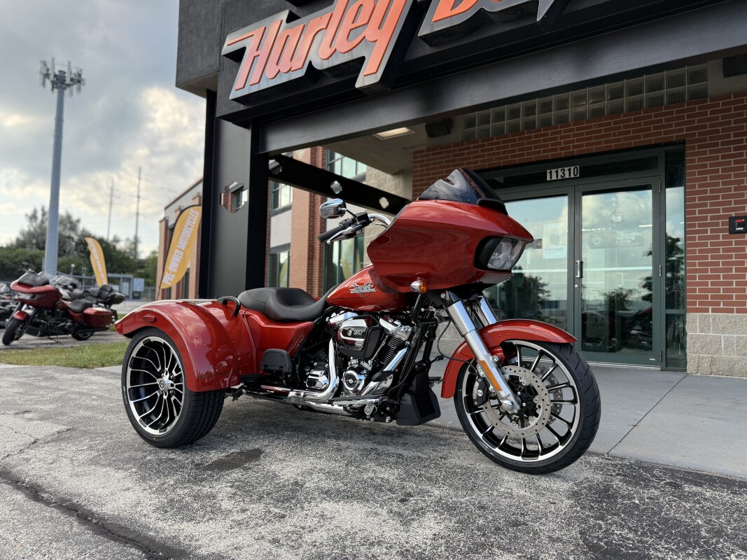 2025 Harley-Davidson Road Glide FLTRX Whiskey Firestorm - Black Finish - Photo 2