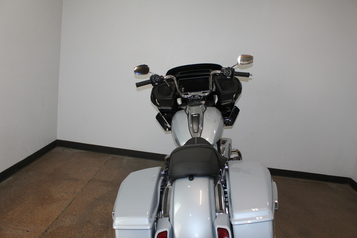 Harley-Davidson Road Glide 2025 FLTRX 84633800 ATLAS SLV MTLIC - Photo 8