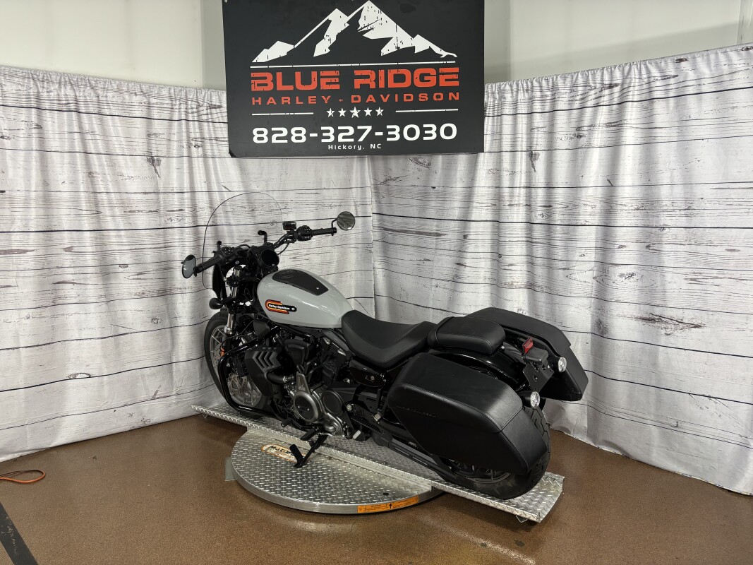 2024 Nightster Special – Agile and Tech-Savvy Ride - Photo 6