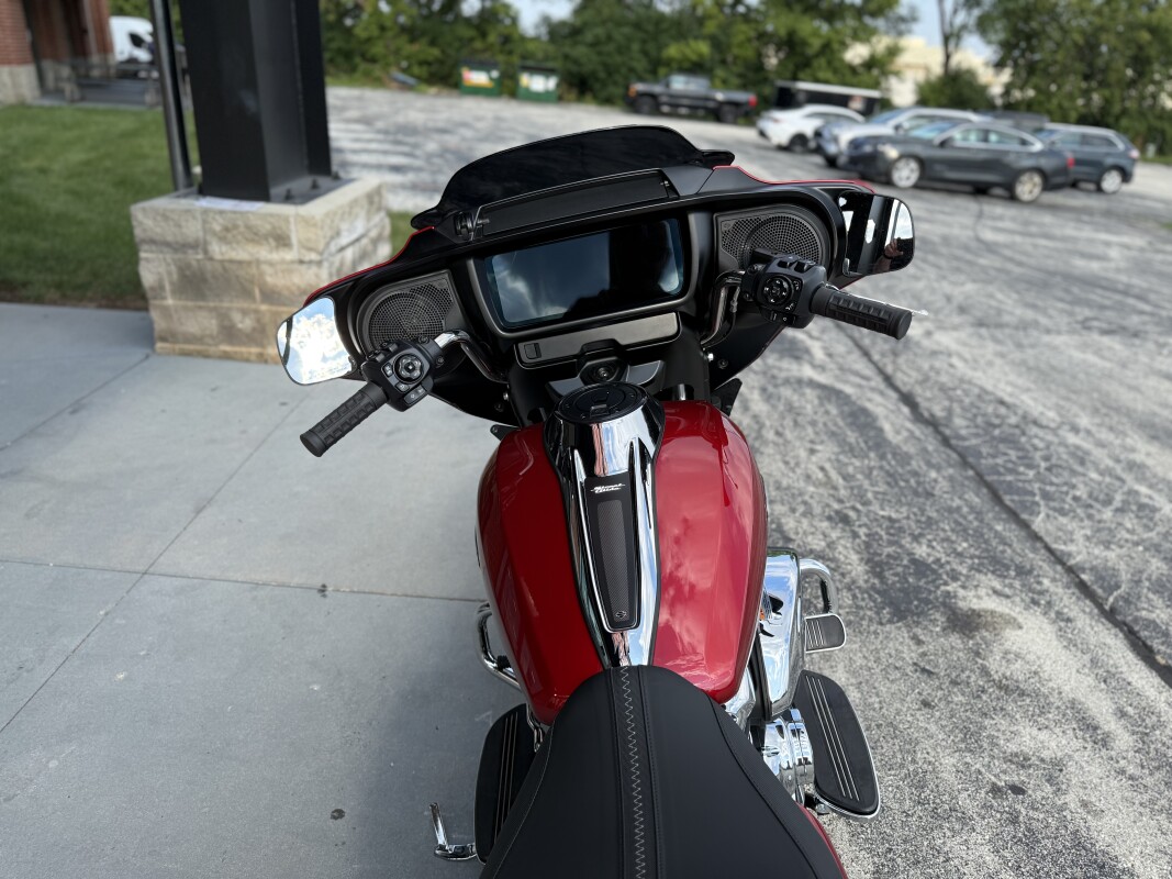 2025 Harley-Davidson Street Glide FLHX BRILLIANT RED - Photo 5
