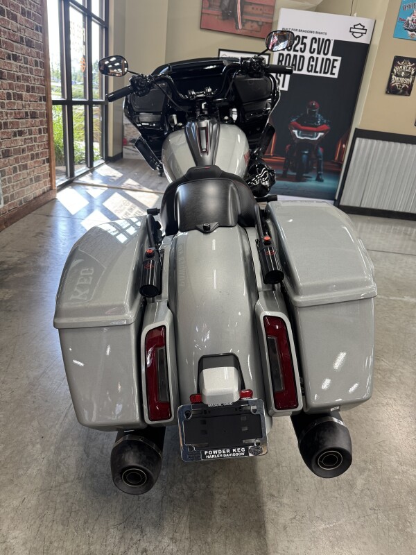 2025 Harley-Davidson CVO Road Glide ST FLTRXSTSE - Photo 7