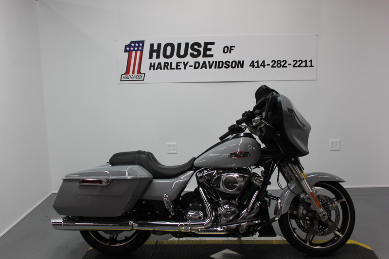 2024 Harley-Davidson® Street Glide® Billiard Gray