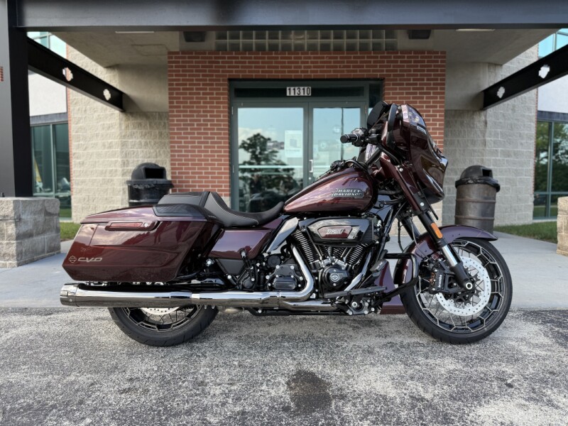 2024 Harley-Davidson<sup>®</sup> CVO™ Street Glide® FLHXSE COPPERHEAD