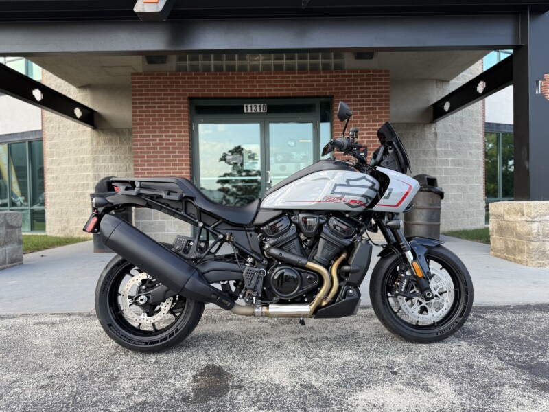 2025 Harley-Davidson® Pan America® 1250 ST Billiard Gray