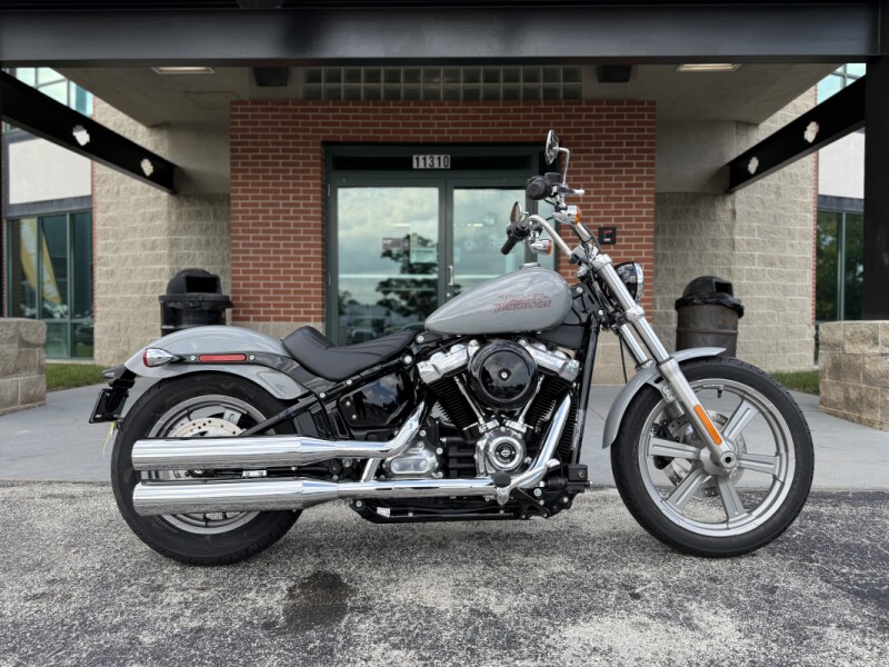 2024 Harley-Davidson<sup>®</sup> Softail<sup>®</sup> Standard FXST BILLIARD GRAY