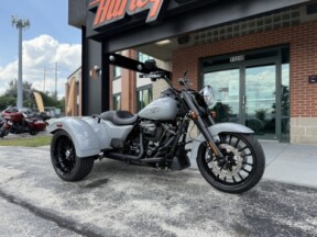2024 Harley-Davidson<sup>®</sup> Freewheeler<sup>®</sup> FLRT BILL GRAY thumb 3