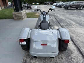 2024 Harley-Davidson<sup>®</sup> Freewheeler<sup>®</sup> FLRT BILL GRAY thumb 1