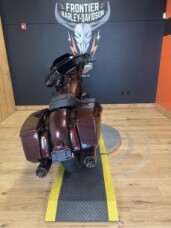 FLHXSE 2024 CVO™ Street Glide® thumb 2
