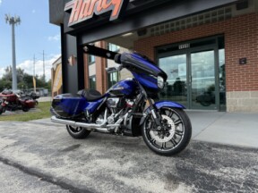 2025 Harley-Davidson<sup>®</sup> CVO™ Street Glide® FLHXSE BLUE thumb 3