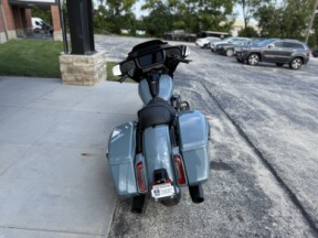 2024 Harley-Davidson<sup>®</sup> Street Glide® FLHX SHARKSKIN BLUE thumb 1