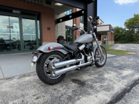 2024 Harley-Davidson<sup>®</sup> Softail<sup>®</sup> Standard FXST BILLIARD GRAY thumb 2