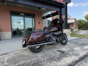 2024 Harley-Davidson<sup>®</sup> CVO™ Street Glide® FLHXSE COPPERHEAD thumb 2