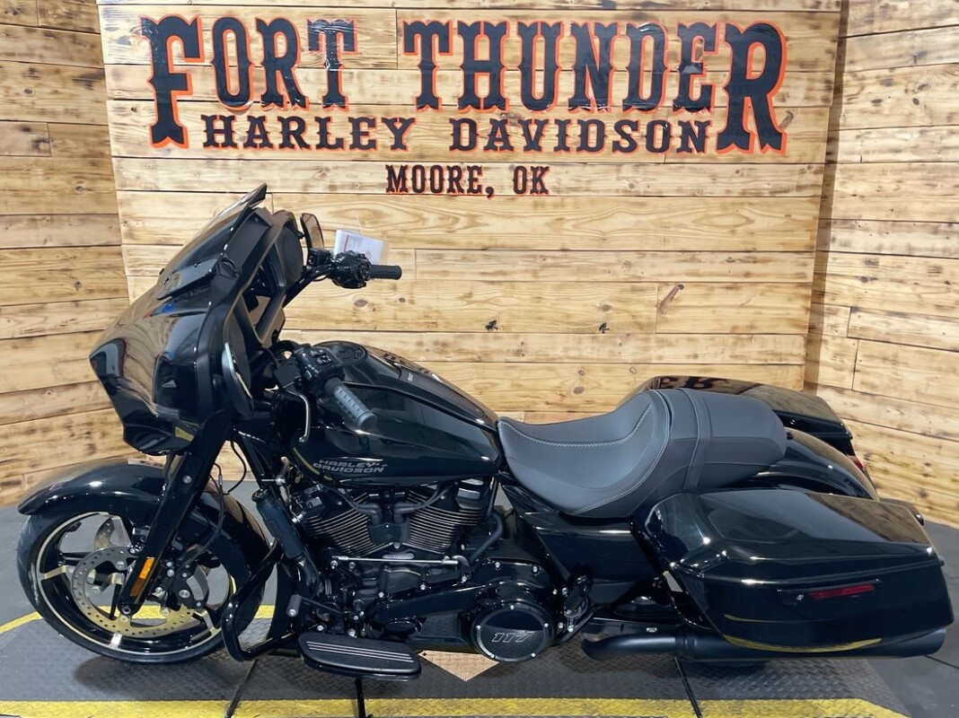 Harley-Davidson Street Glide 2025 FLHX VIVID BLACK - Photo 8