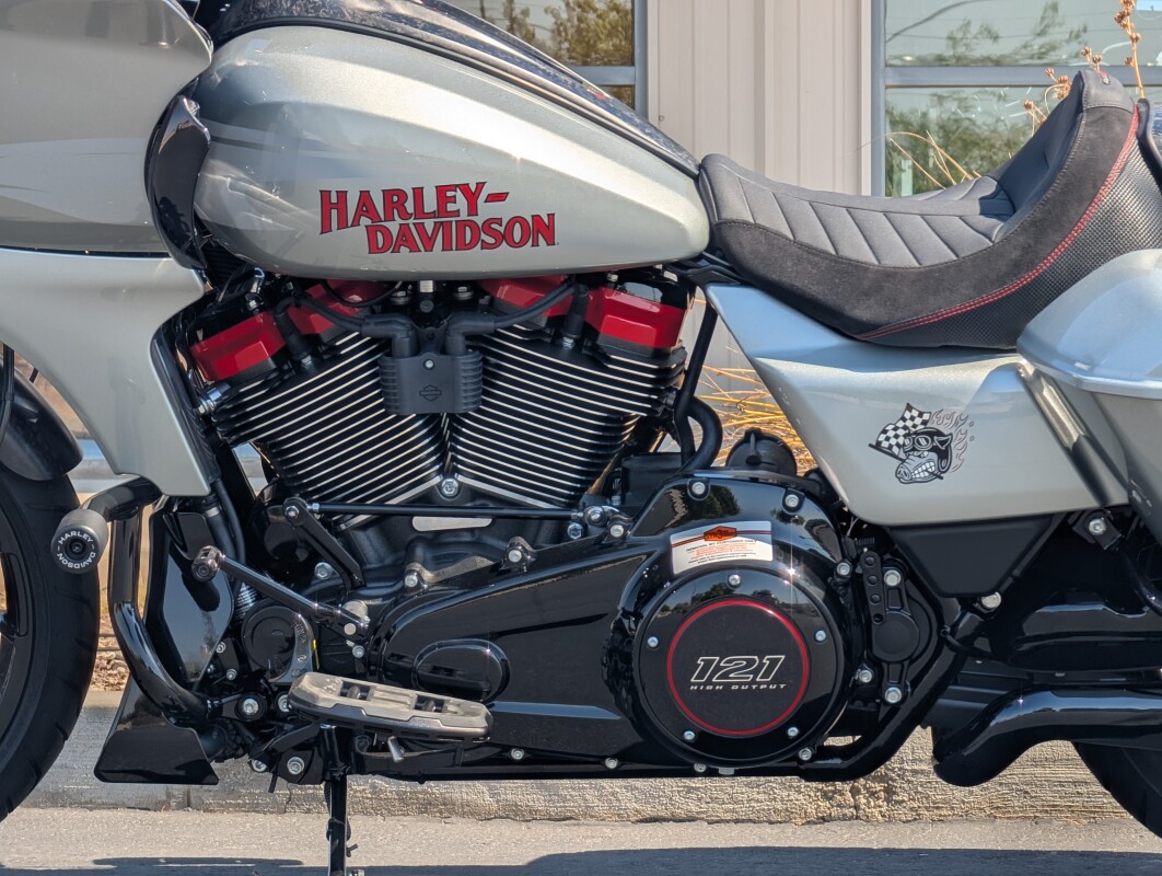 2025 Harley-Davidson CVO Road Glide ST - Photo 6