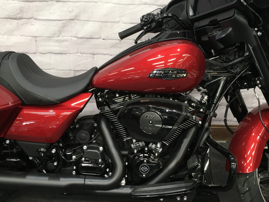 2025 Harley-Davidson Street Glide Brilliant Red - Black Finish FLHX - Photo 3