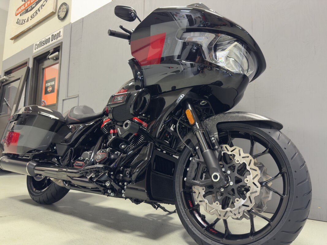 FLTRXSTSE 2025 CVO Road Glide ST - Photo 7