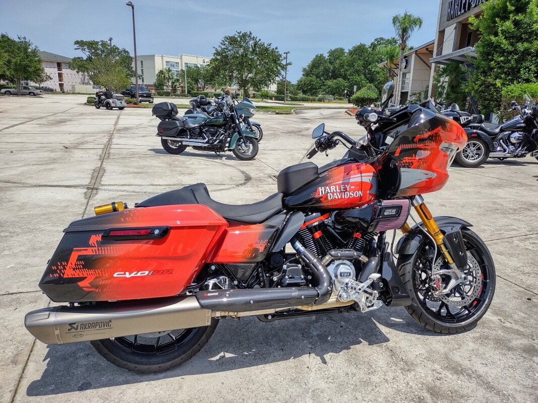CVO Road Glide RR - Photo 10
