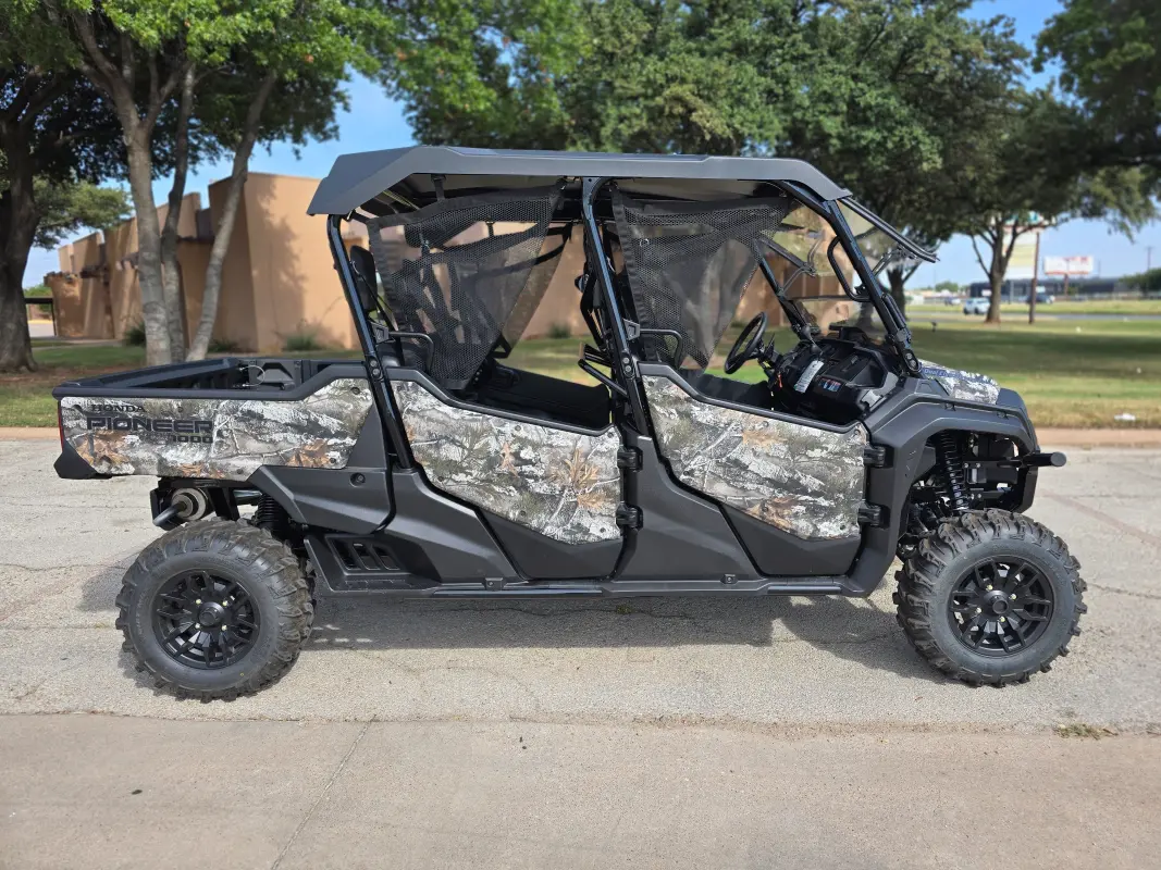 2025 Honda Pioneer 1000-6 Deluxe Crew