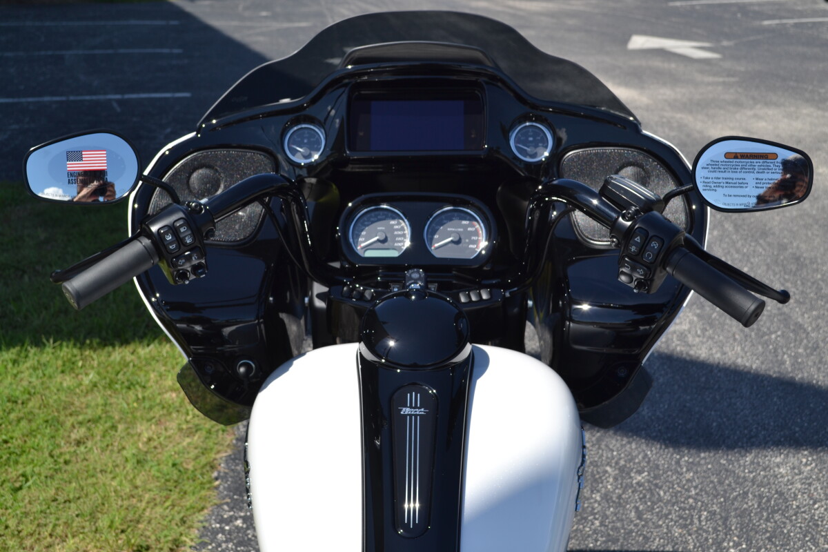 FLTRT 2025 Road Glide 3 - Photo 10