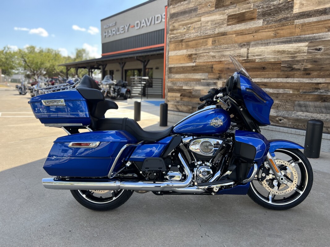 2025 Harley-Davidson Street Glide Ultra Blue Burst