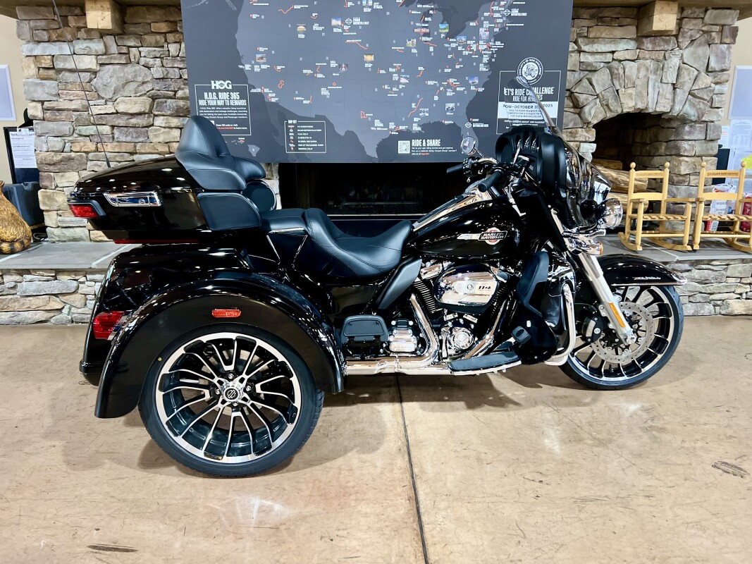 2025 FLHTCUTG - Tri Glide Ultra