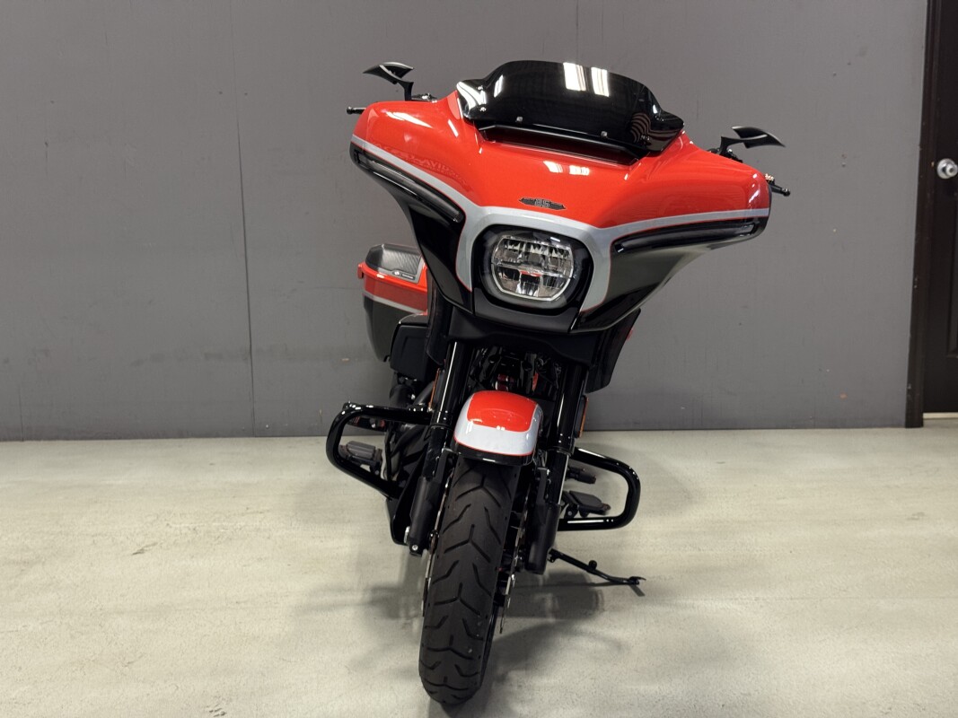 FLHXSE 2024 CVO Street Glide - Photo 7