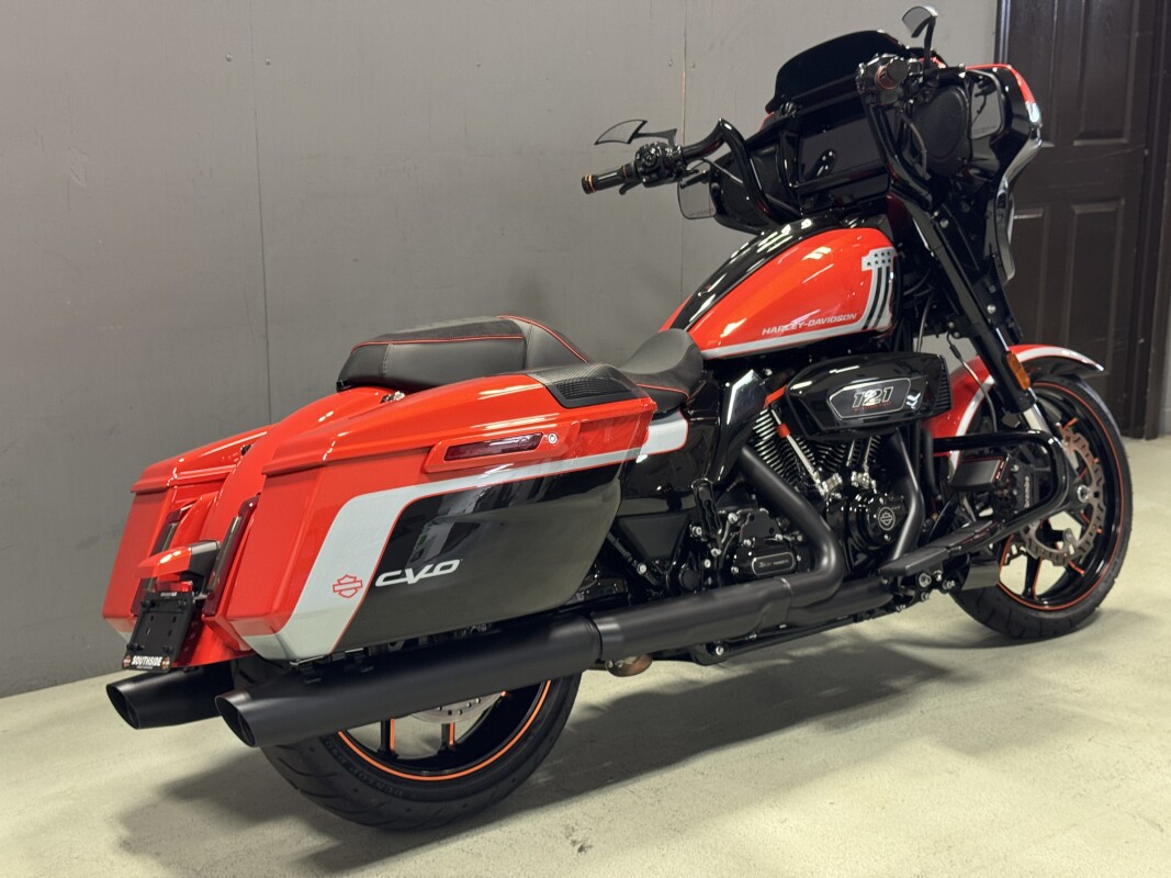 FLHXSE 2024 CVO Street Glide - Photo 3