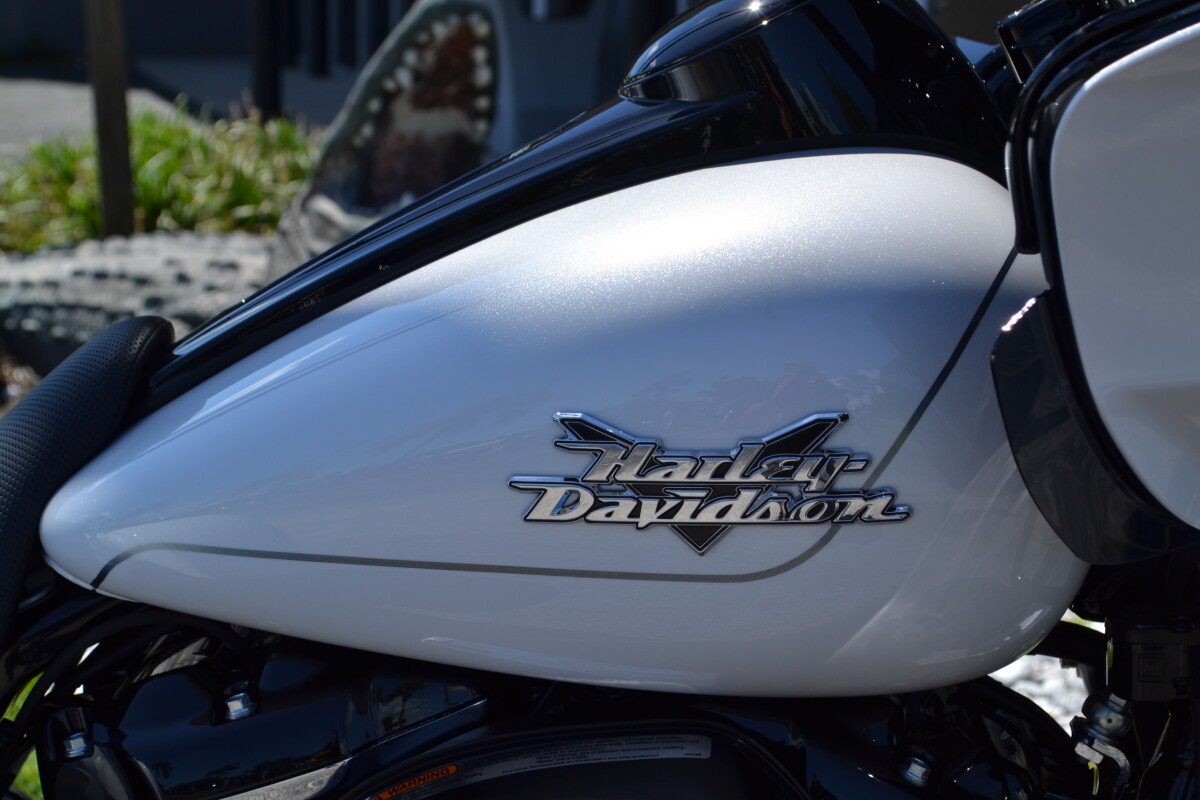 FLTRT 2025 Road Glide 3 - Photo 4